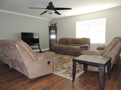 4th image of 3044 Yoakum St
