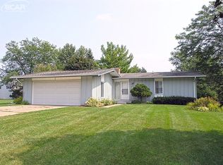 9025 Creekview Ct, Grand Blanc, MI 48439