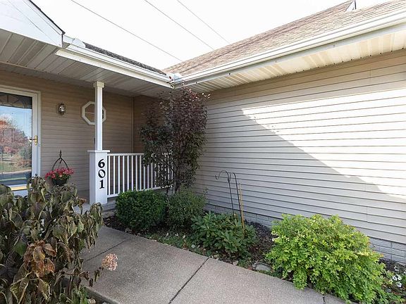 2nd image of 601 E 12th Ave