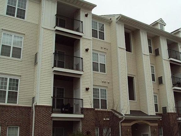 5th image of 21210 McFadden Sq Unit 203