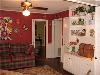 4th image of 2409 Fieldcrest Dr