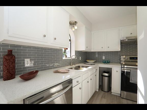 2nd image of 501 Gulf Shore Dr Unit 10