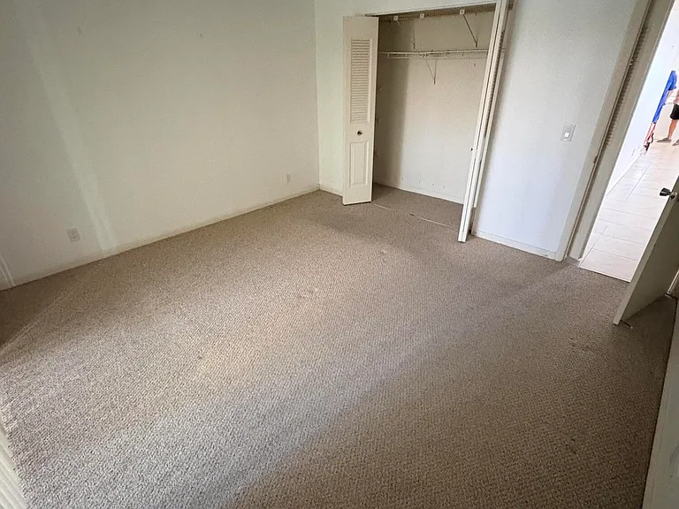 163 Somerset Cres #H — Photo 13