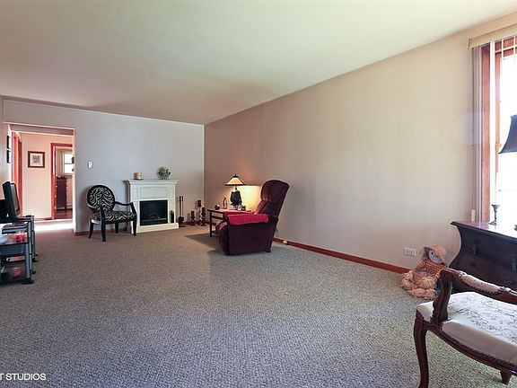 3rd image of 29 Country Club Dr.