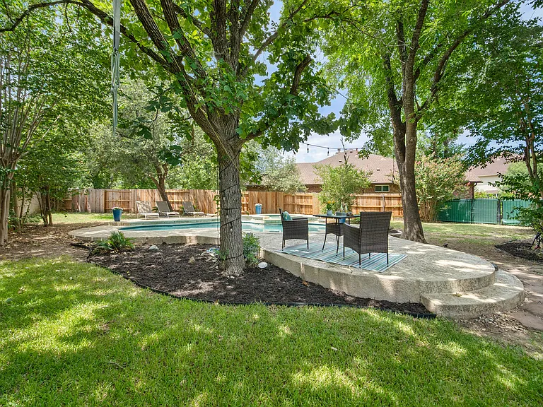 10912 Grassmere Ct — Photo 4