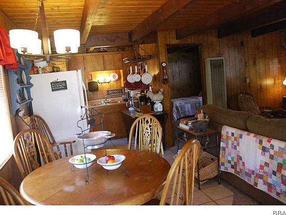 5th image of 396 Holmes Ln