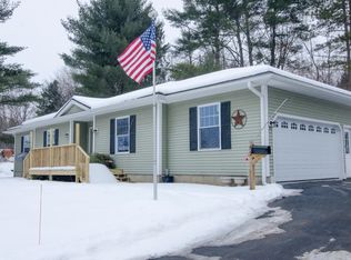 69 Edgewood Dr, Newport, VT 05855