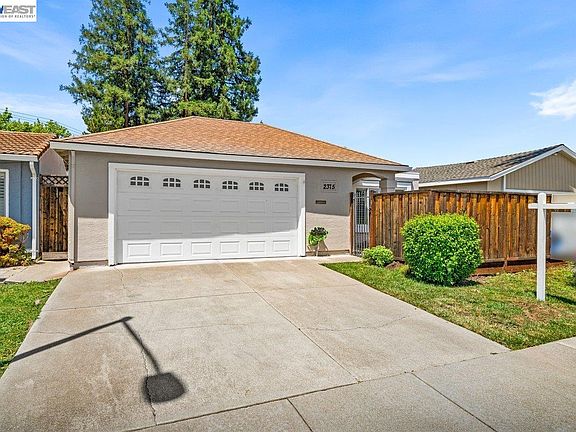 2nd image of 2375 Goldcrest Cir