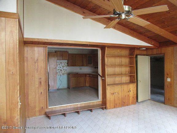 5th image of 129 Lawton St