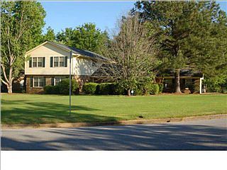 2nd image of 5503 Woodberry Ln