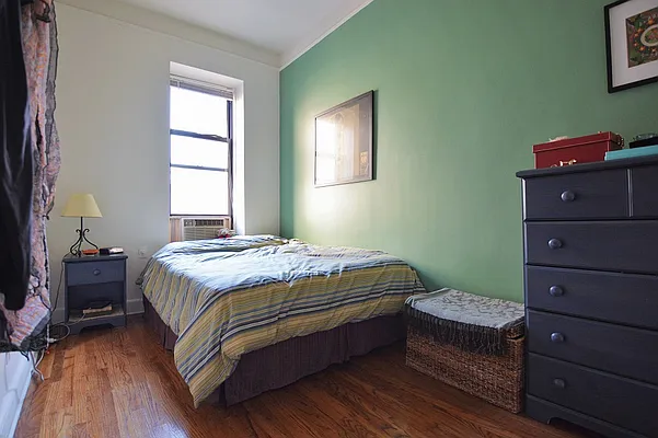 Rented by Balass Ralph, LREB | media 14