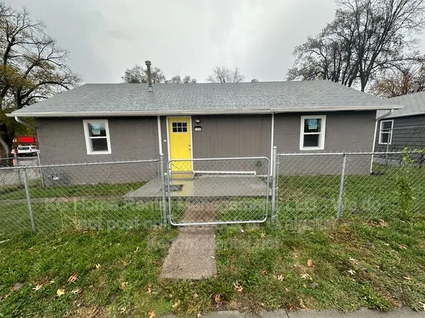 1200 E 23rd St S, Independence, MO 64055