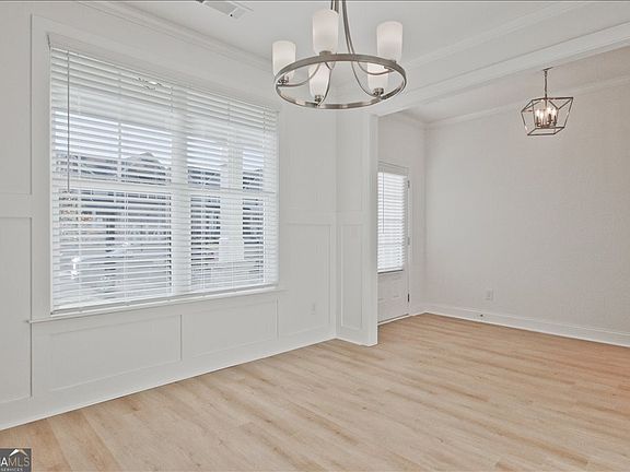 4th image of 5903 Spring Way
