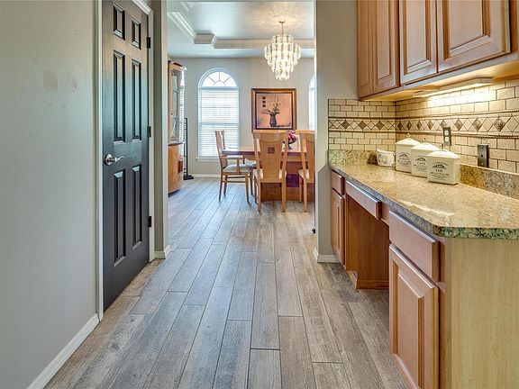5th image of 3212 Forest Ln