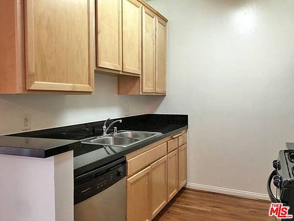 5th image of 10650 Moorpark St APT 308
