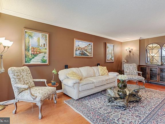 5th image of 2311 Pimmit Dr APT 804