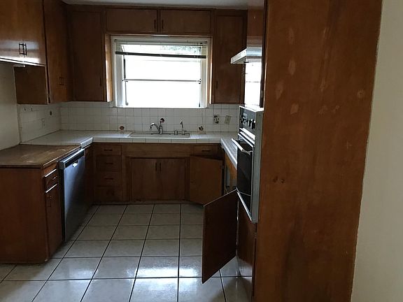 4th image of 429 El Dorado St