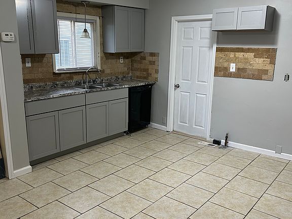 2nd image of 8231 Fenton St
