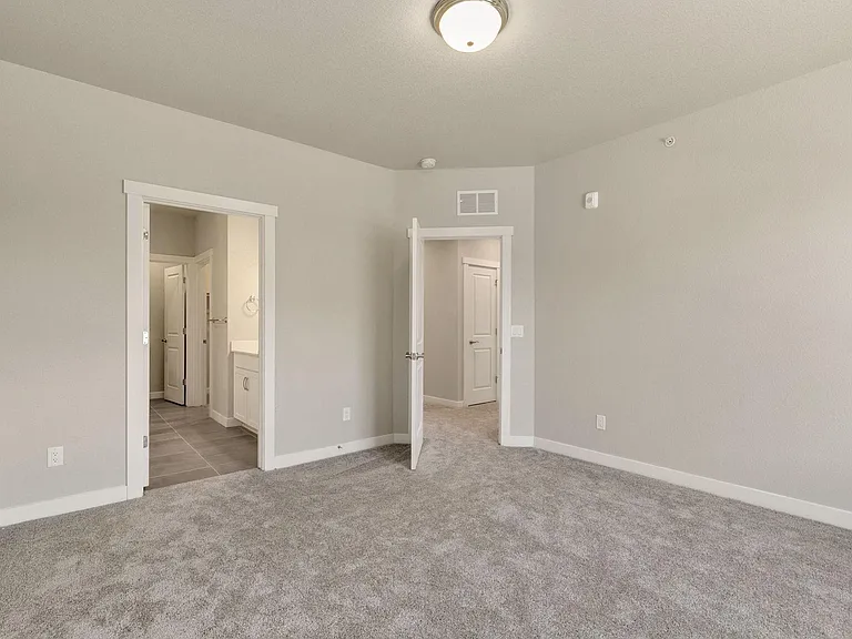 820 Schlagel St #7 — Photo 13