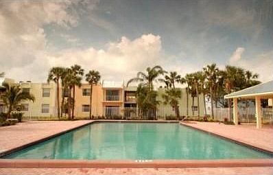 2nd image of 437 Executive Center Dr APT 212