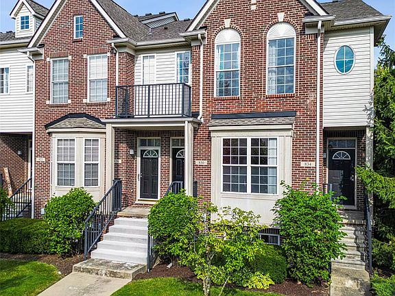 2nd image of 830 Summerfield Dr #256