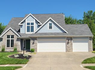 2212 Stonebriar Rd, Fort Wayne, IN 46814