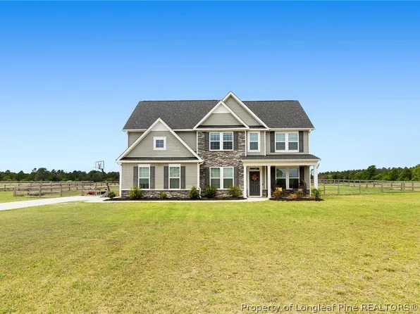 319 Rocking Horse Ln, Raeford, NC 28376