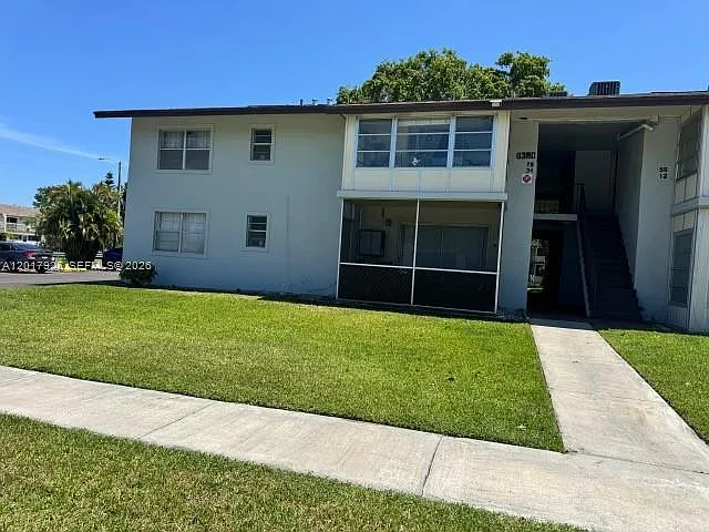 380 E Laurel Dr #4D