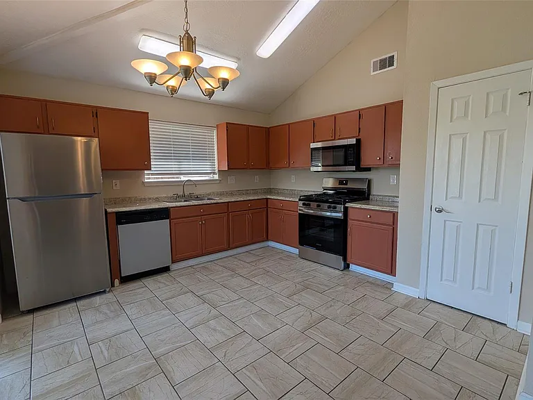 10710 Ambergate Dr — Photo 14