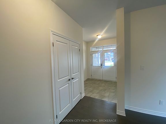4th image of 74 Oriole Cres