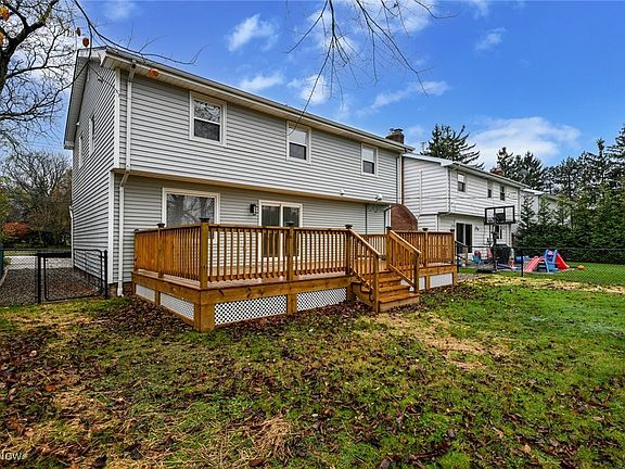 3rd image of 23109 Fairmount Blvd