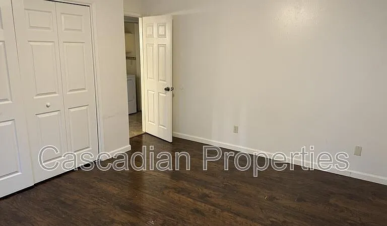 1565 Fircrest Ct SE #1 — Photo 4