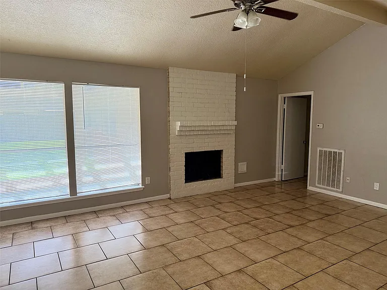 6610 Addicks Clodine Rd — Photo 16