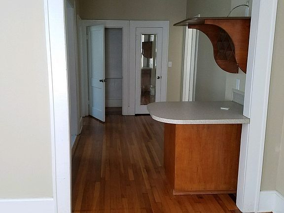 3rd image of 249 Kings Hwy APT F