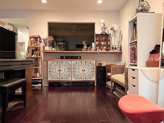 5th image of 303 121st Street #116