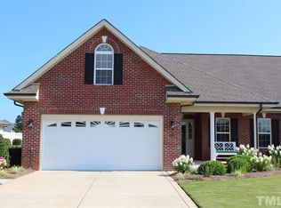 51 Glenfield Dr, Dunn, NC 28334