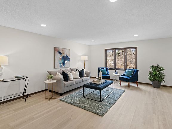 3rd image of 141 Australian Ave
