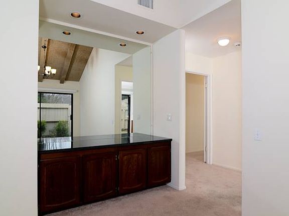 Dining_built-in buffet