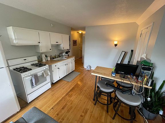 4th image of 2118 Pillsbury Ave APT So-13