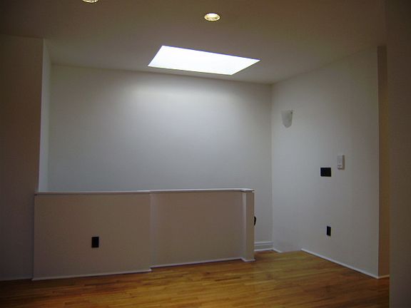 5th image of 335 Pleasant Ave APT 3