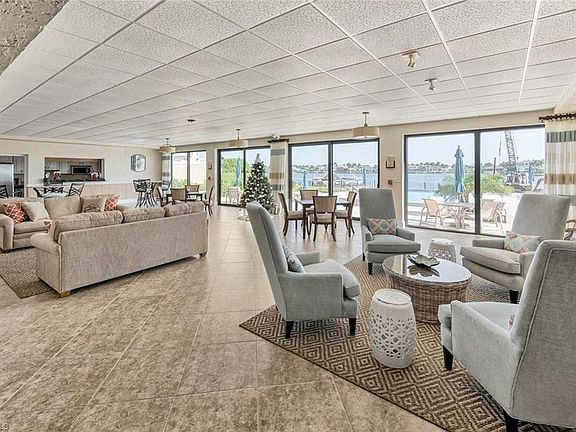 4th image of 3430 Gulf Shore Blvd N #6