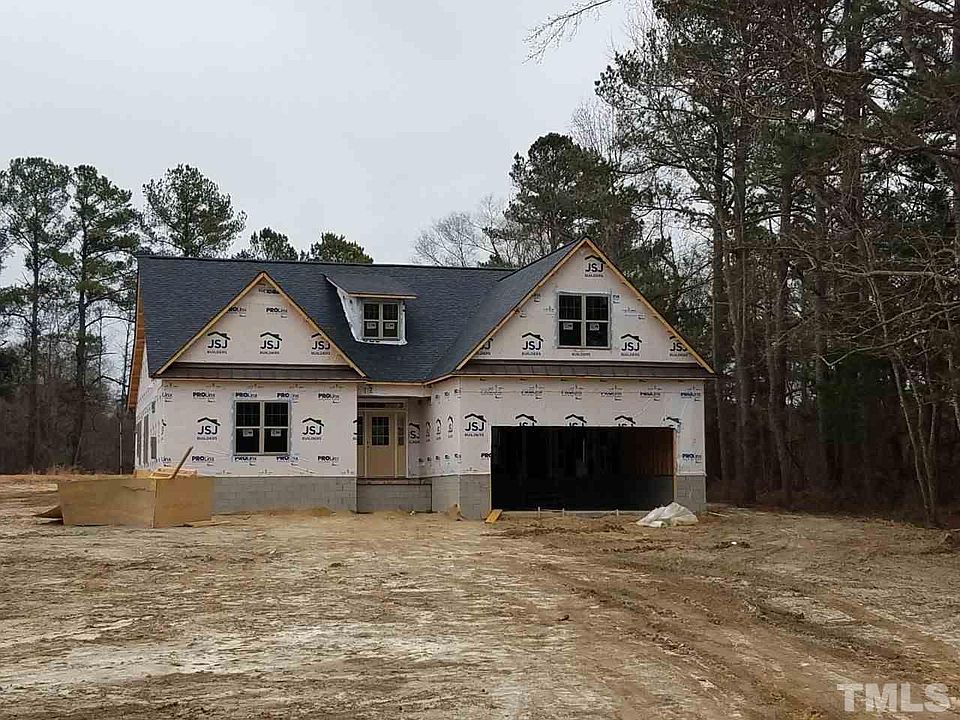 1st image of 107 S Lumina Ln