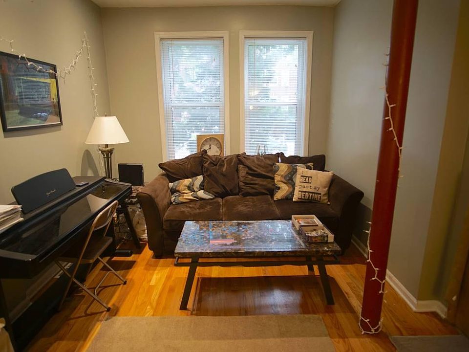 1st image of 2552 W Eastwood Ave #1