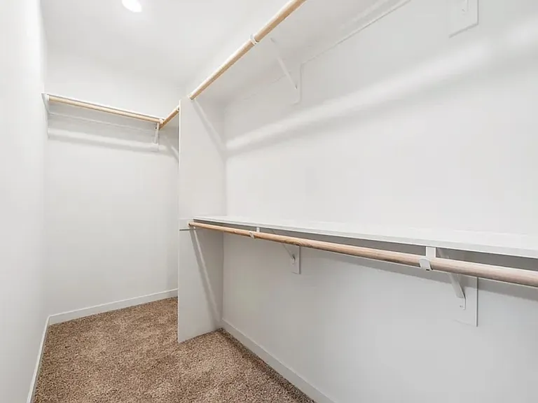 1241 Laurel Ln — Photo 14