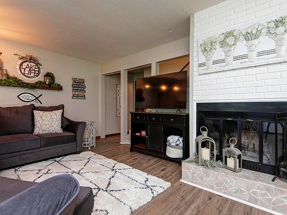 2nd image of 29 Scottsdale Circle