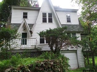 9 Broadview Ter, Troy, NY 12180