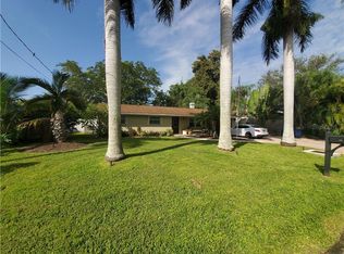 3764 Saint Charles Cir, Sarasota, FL 34233
