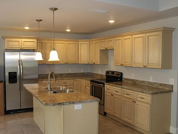 3rd image of 623 Plantation Dr