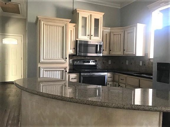 4th image of 1201 S Fannin Ave