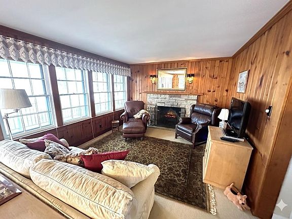 4th image of 671 North Cow Path Lane